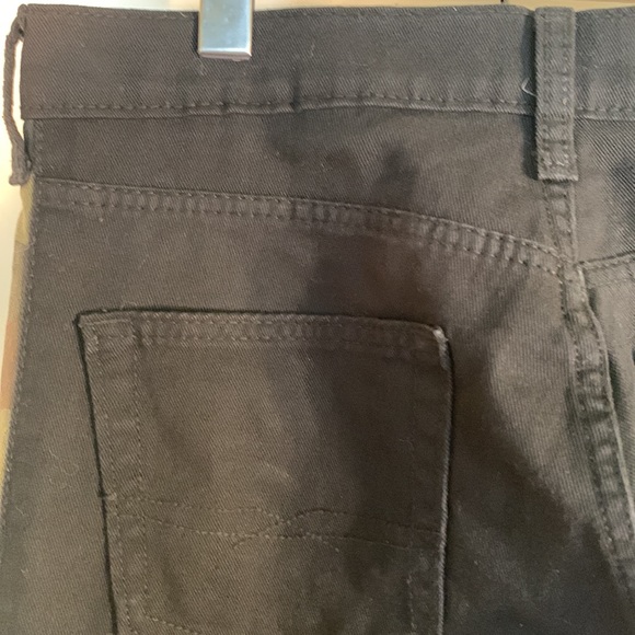 Levi’s Signature (30”x30”) - Picture 10 of 16